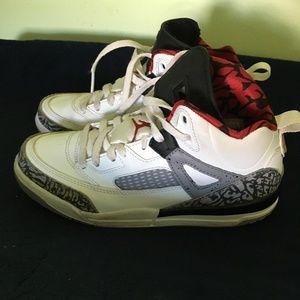 Boys size 2 Jordan's